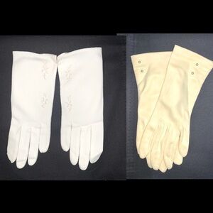 Vintage Ladies Embroidered white and yellow new without tag gloves